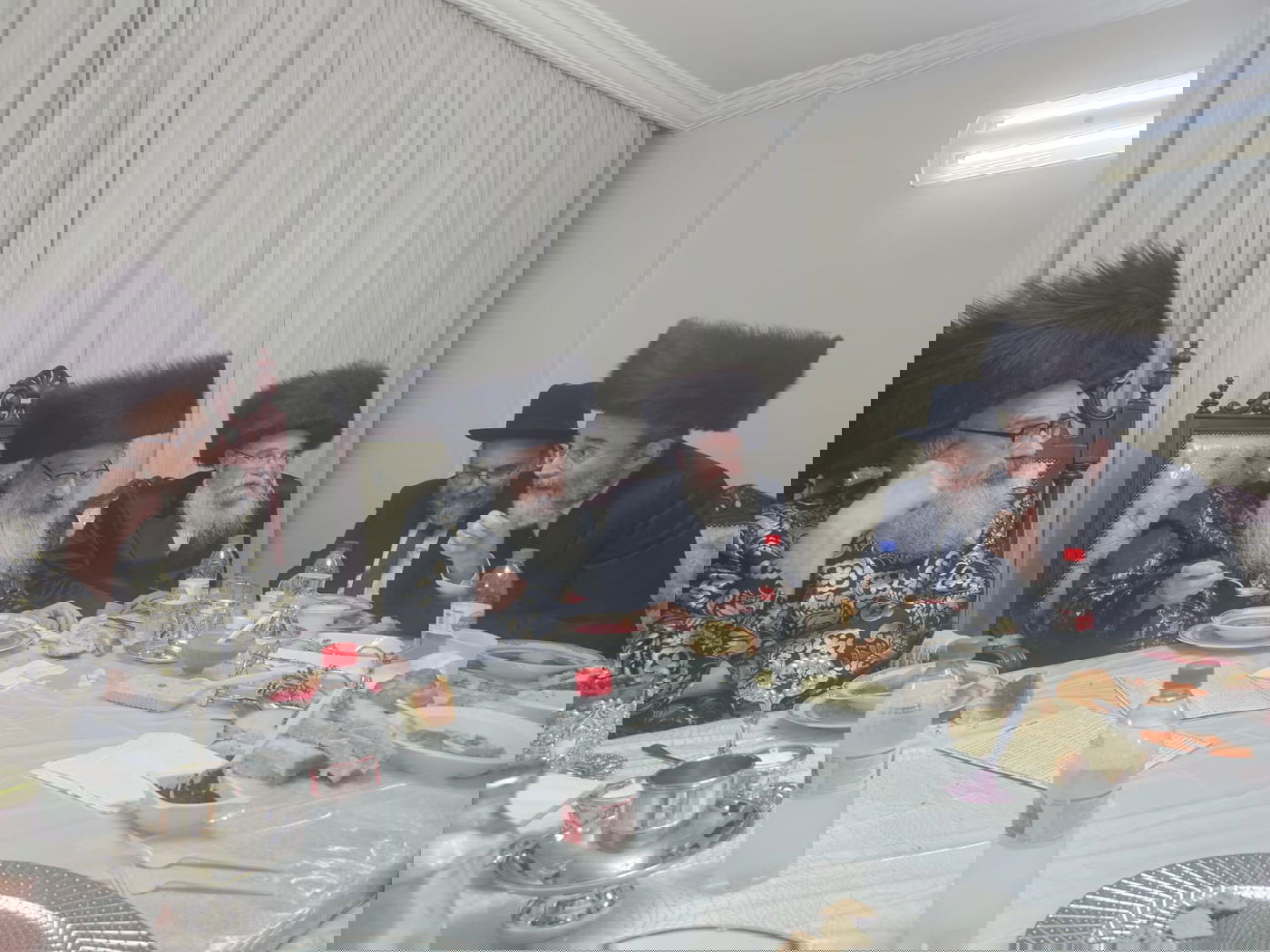 האדמו"ר מויז'ניץ בית שמש במלווה מלכה בברזיל