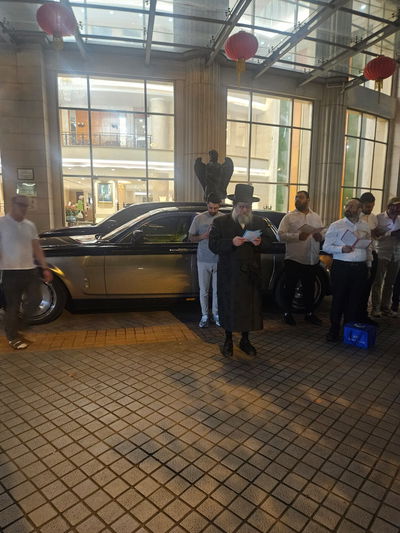 האדמו"ר משאץ אשדוד, בקידוש לבנה בעיר שנחאי במדינת סין