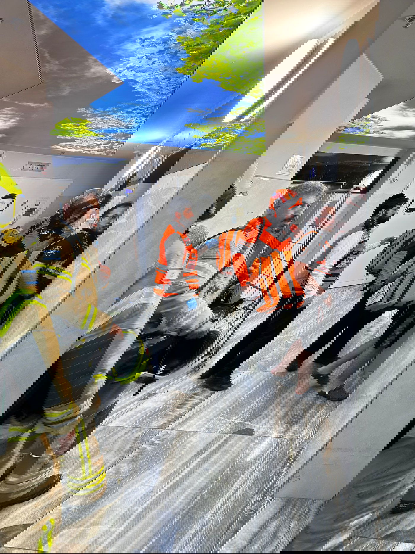 שריפה פרצה בבית אבות בעיר החרדית: פצועים טופלו במקום