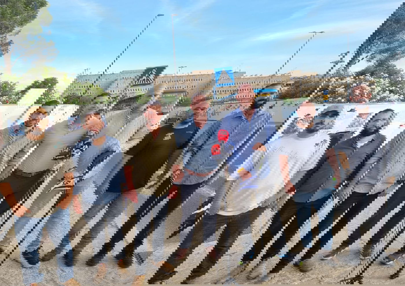 נציגי הפצועים בהצהרה לתקשורת