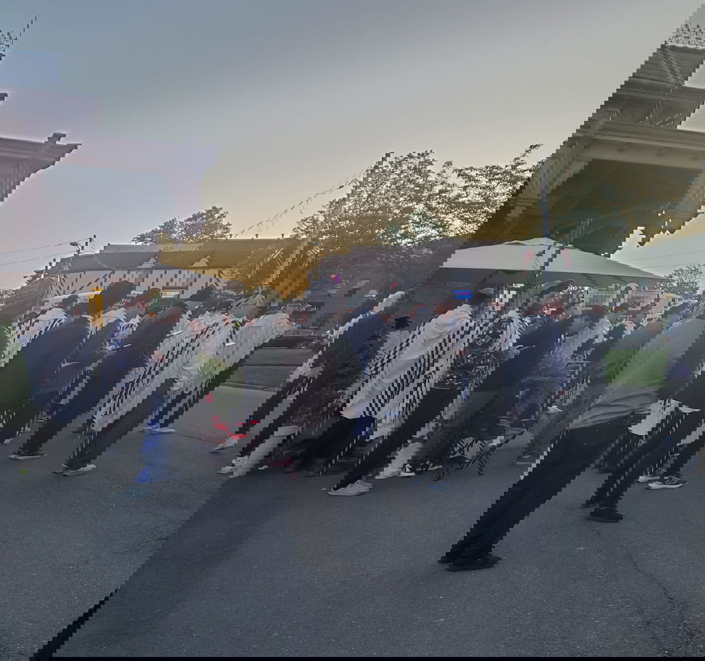 התרגשות בעיירת מגוריו של עידן אלכסנדר: זה מה שערכו שם היהודים | צפו