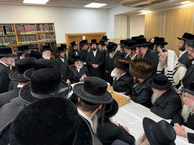 האדמו"ר מויז'ניץ ירושלים בביקור בלונדון