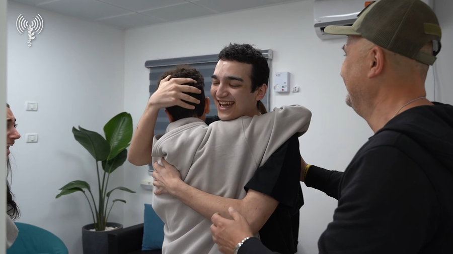 סמ״ר עידן אלכסנדר במפגש המרגש עם משפחתו