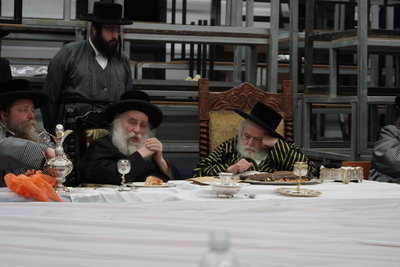 האדמו"ר מתולדות אברהם יצחק בטיש פסח שני