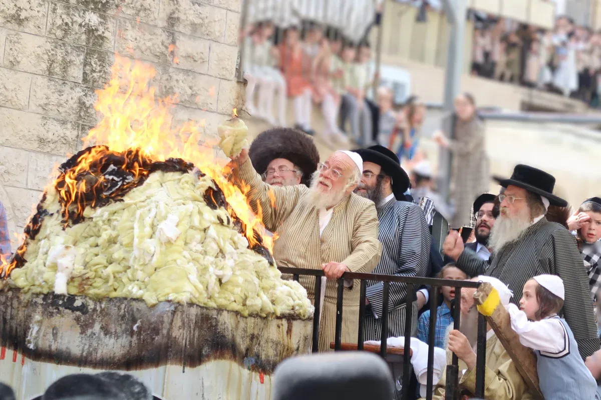מעמד ההדלקה בתולדות אהרן  