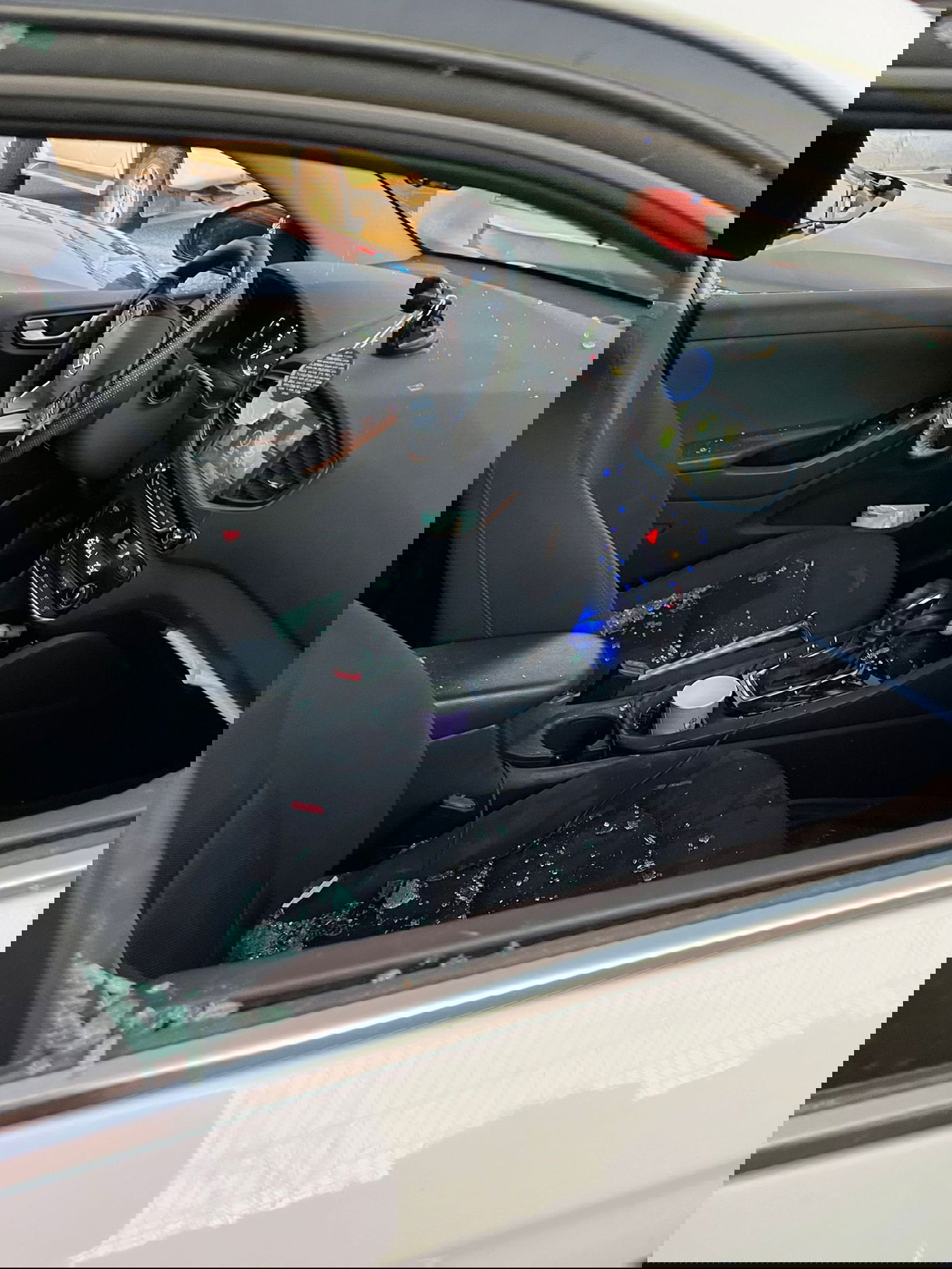 עם חלון מנופץ: כך נראה המרדף הסוער אחרי גנב הרכב בן ה-16