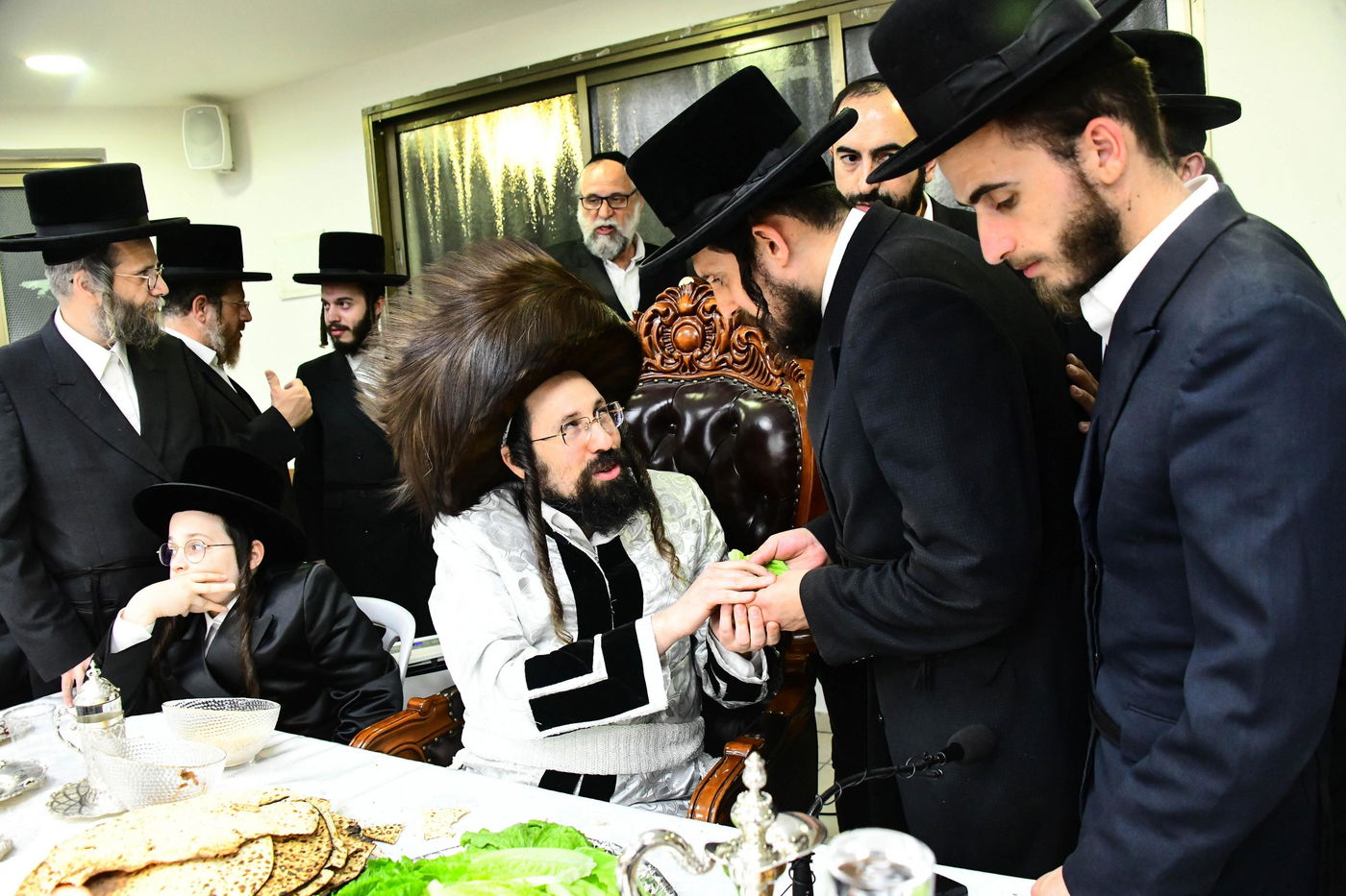 פסח שני בחצה"ק מעז'בוז