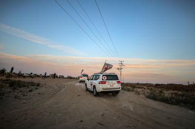 רכבי הצלב האדום בעזה