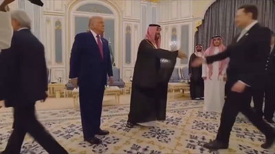 כבוד מלכים: כך התקבל טראמפ בארמון בסעודיה - והסירוב לקפה
