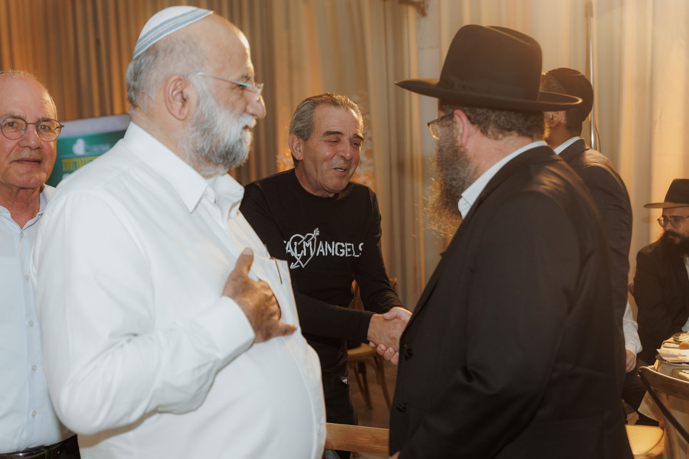 ערב החשיפה בכפר חב"ד