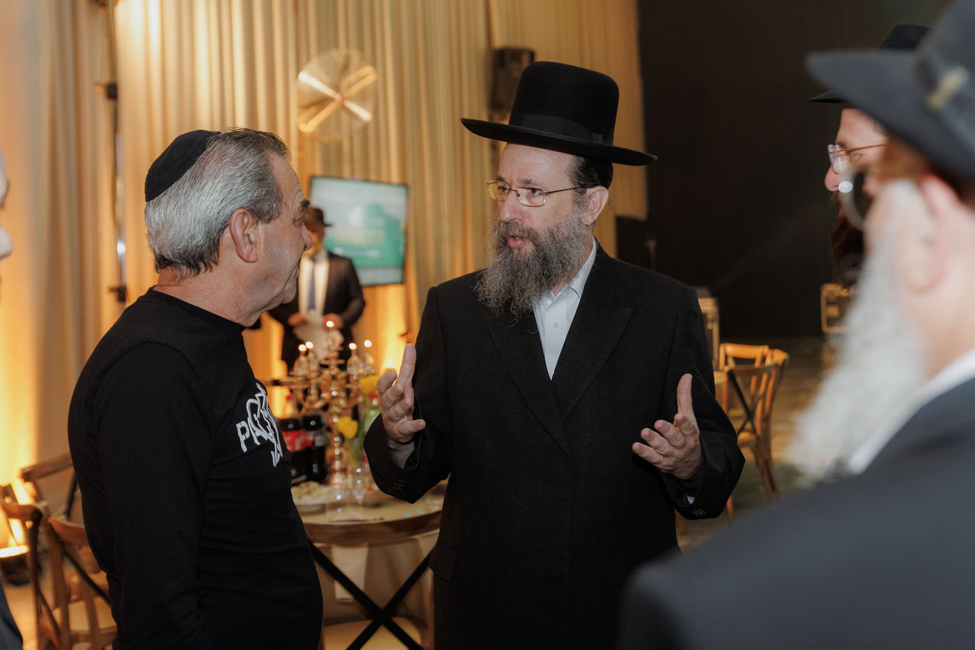 ערב החשיפה בכפר חב"ד