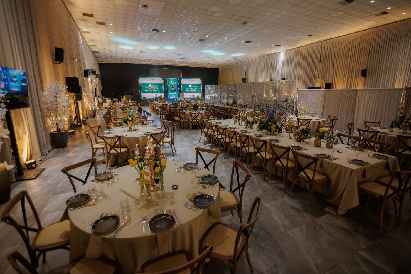 ערב החשיפה בכפר חב"ד