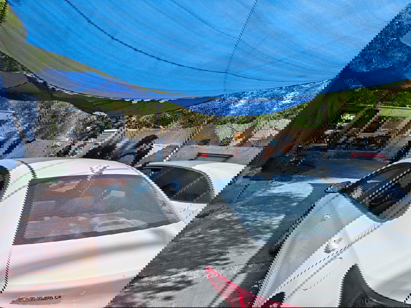 פעילות המשטרה בבית העסק לשטיפה באבו גוש