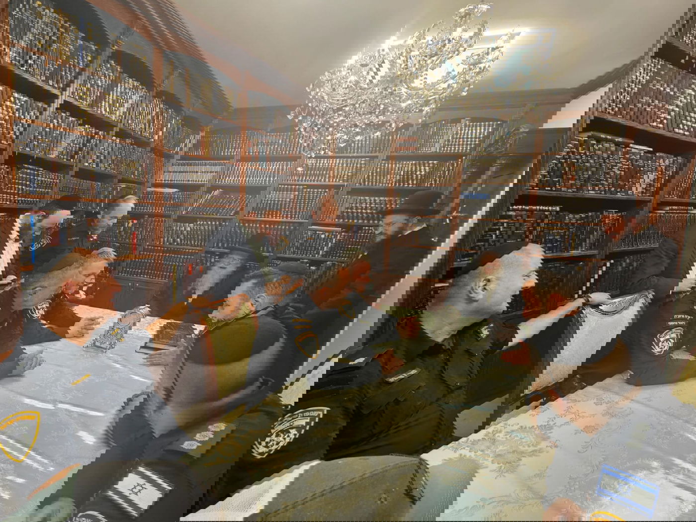 ממ"ר דן הנכנס נצ"מ אלעד קליין בסיור בבני ברק