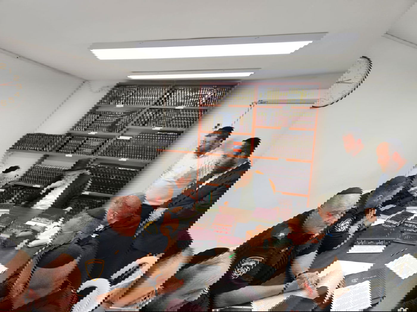 ממ"ר דן הנכנס נצ"מ אלעד קליין בסיור בבני ברק