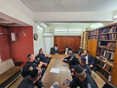 ממ"ר דן הנכנס נצ"מ אלעד קליין בסיור בבני ברק