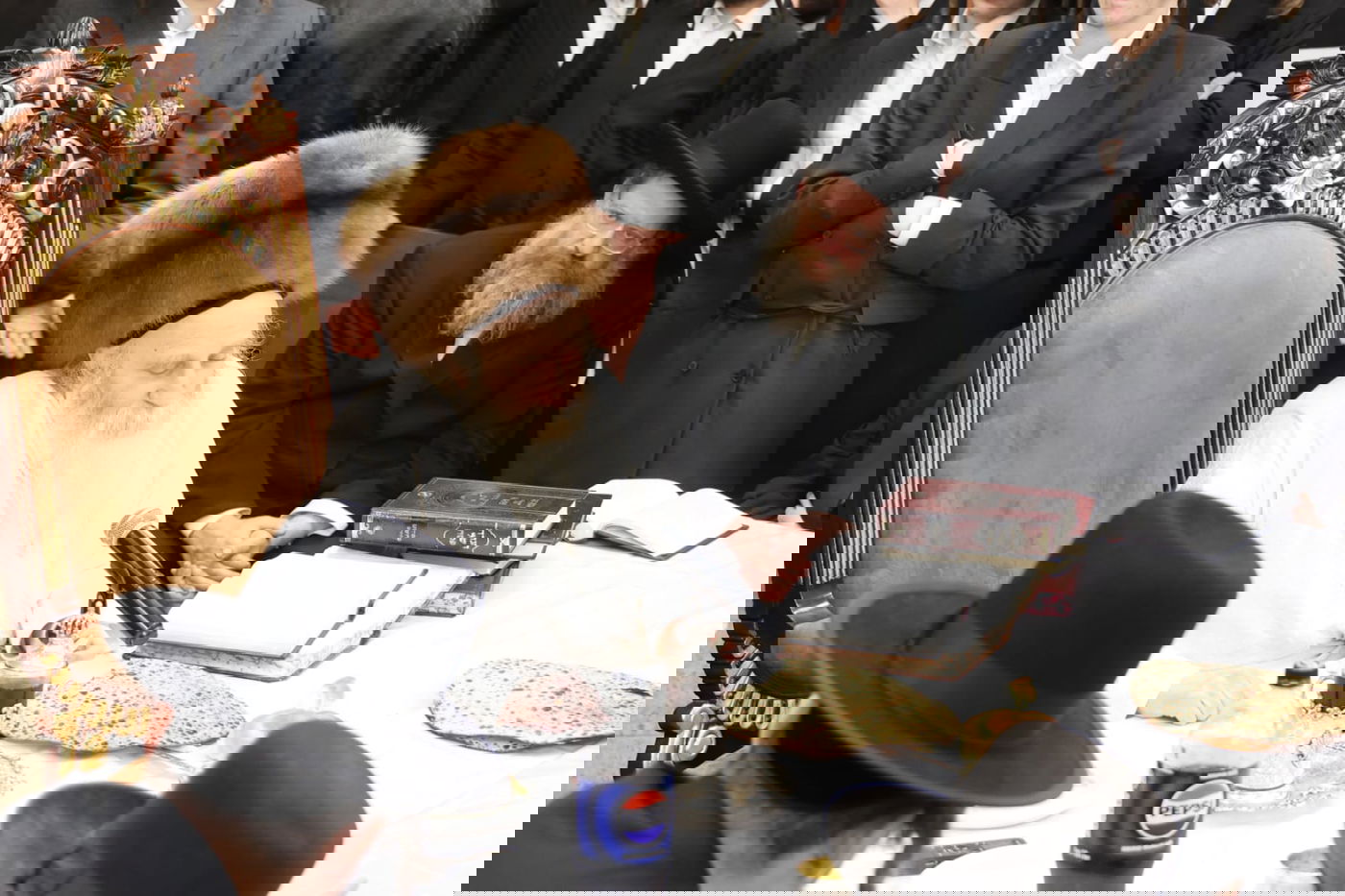 הגה"צ רבי יצחק מאיר מורגנשטרן בטיש לרגל פסח שני