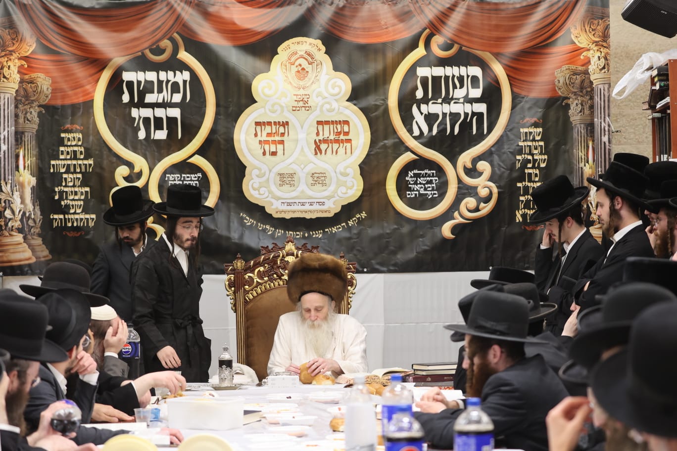 הגה"צ רבי יצחק מאיר מורגנשטרן בטיש לרגל פסח שני