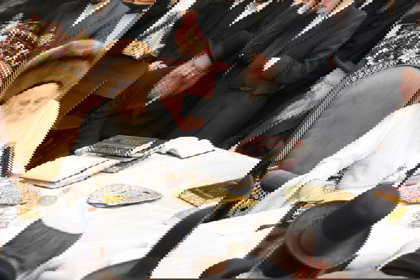 הגה"צ רבי יצחק מאיר מורגנשטרן בטיש לרגל פסח שני