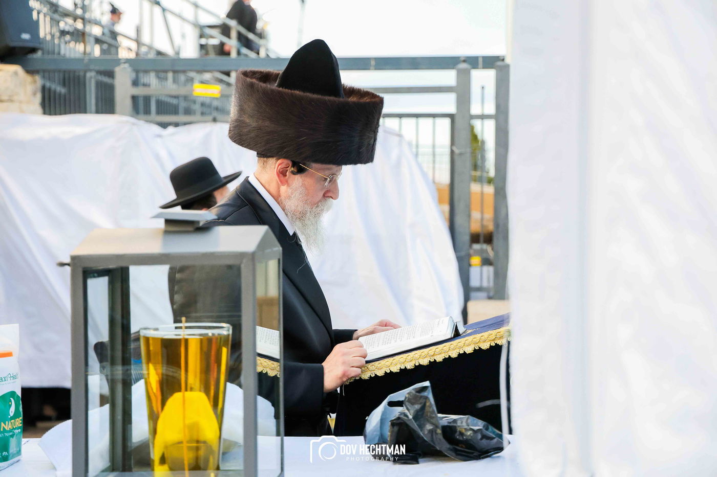 הרגע שפתח את אירועי מירון: כך הדליק האדמו"ר מבאיאן מעל הציון