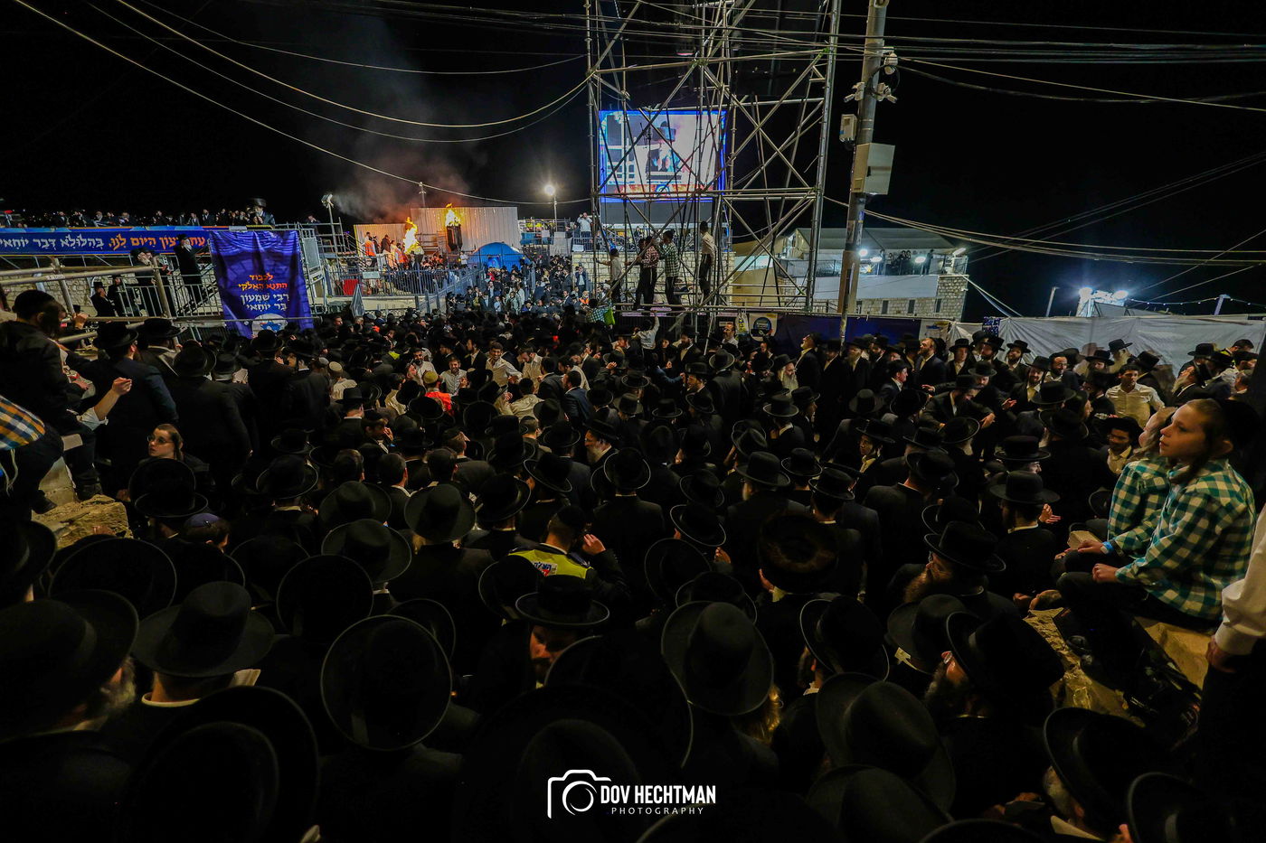 הרגע שפתח את אירועי מירון: כך הדליק האדמו"ר מבאיאן מעל הציון