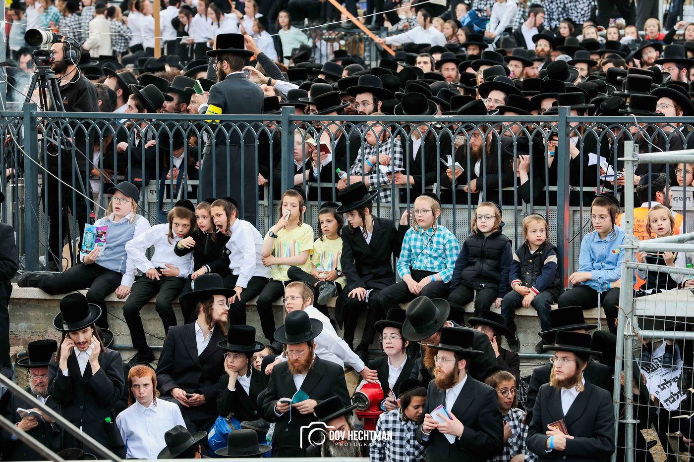 הרגע שפתח את אירועי מירון: כך הדליק האדמו"ר מבאיאן מעל הציון