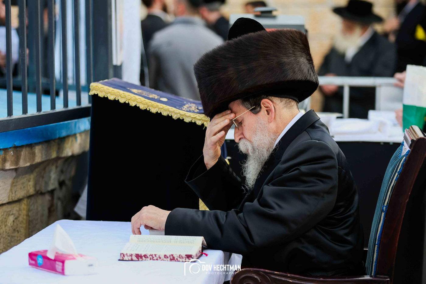 הרגע שפתח את אירועי מירון: כך הדליק האדמו"ר מבאיאן מעל הציון