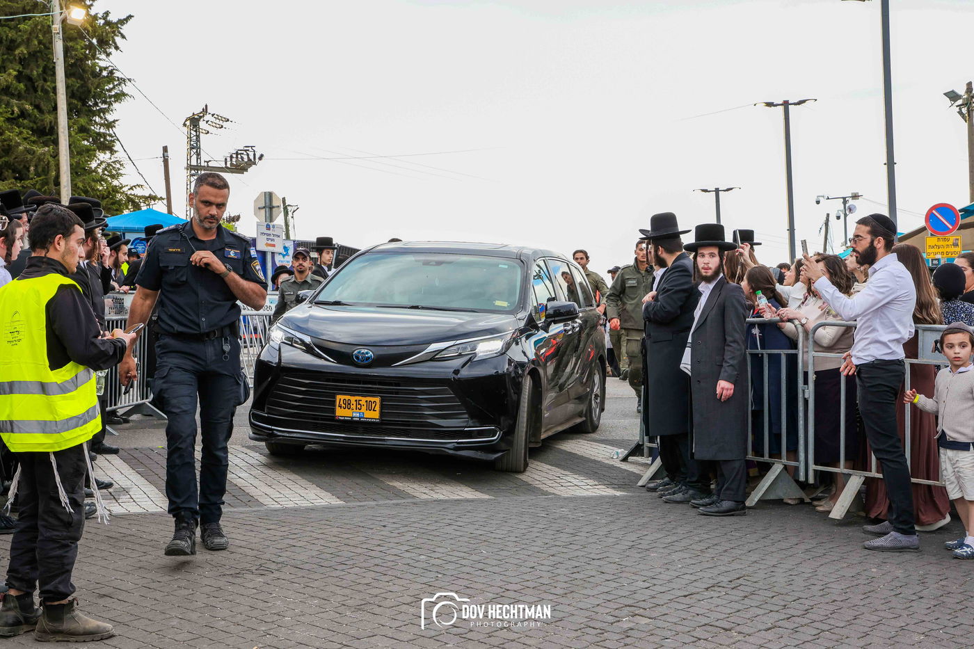 הרגע שפתח את אירועי מירון: כך הדליק האדמו"ר מבאיאן מעל הציון