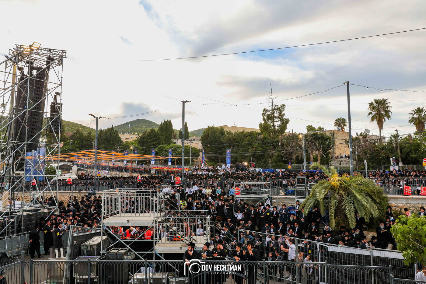 הרגע שפתח את אירועי מירון: כך הדליק האדמו"ר מבאיאן מעל הציון