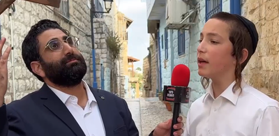 "מתרגש מאוד": נער הפלא שישיר בהדלקות בראיון מיוחד ל"כיכר השבת" | צפו
