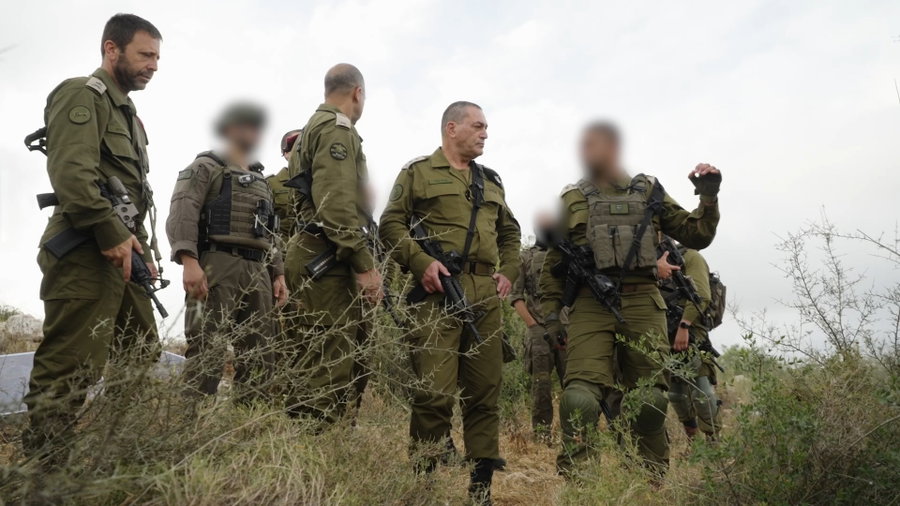 הרמטכ"ל בזירת הפיגוע