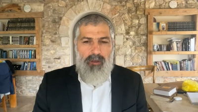 צבי יחזקאלי בפינה על פרשת אמור • צפו