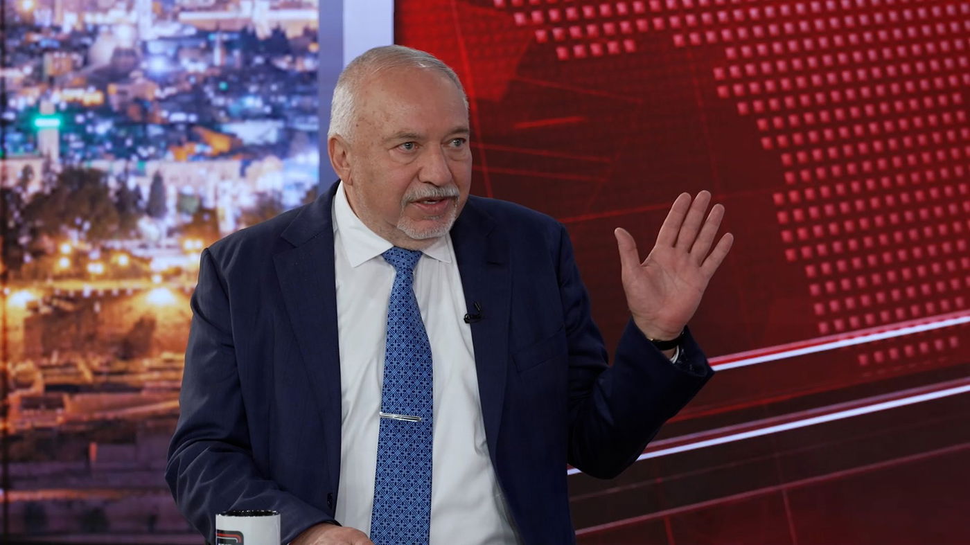 ח"כ אביגדור ליברמן בריאיון באולפן 'כיכר השבת