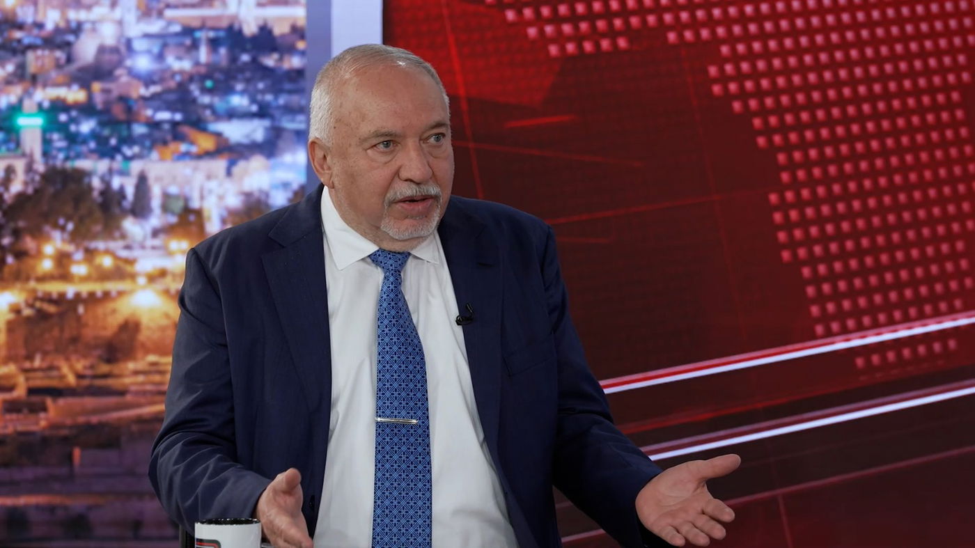 ח"כ אביגדור ליברמן בריאיון באולפן 'כיכר השבת