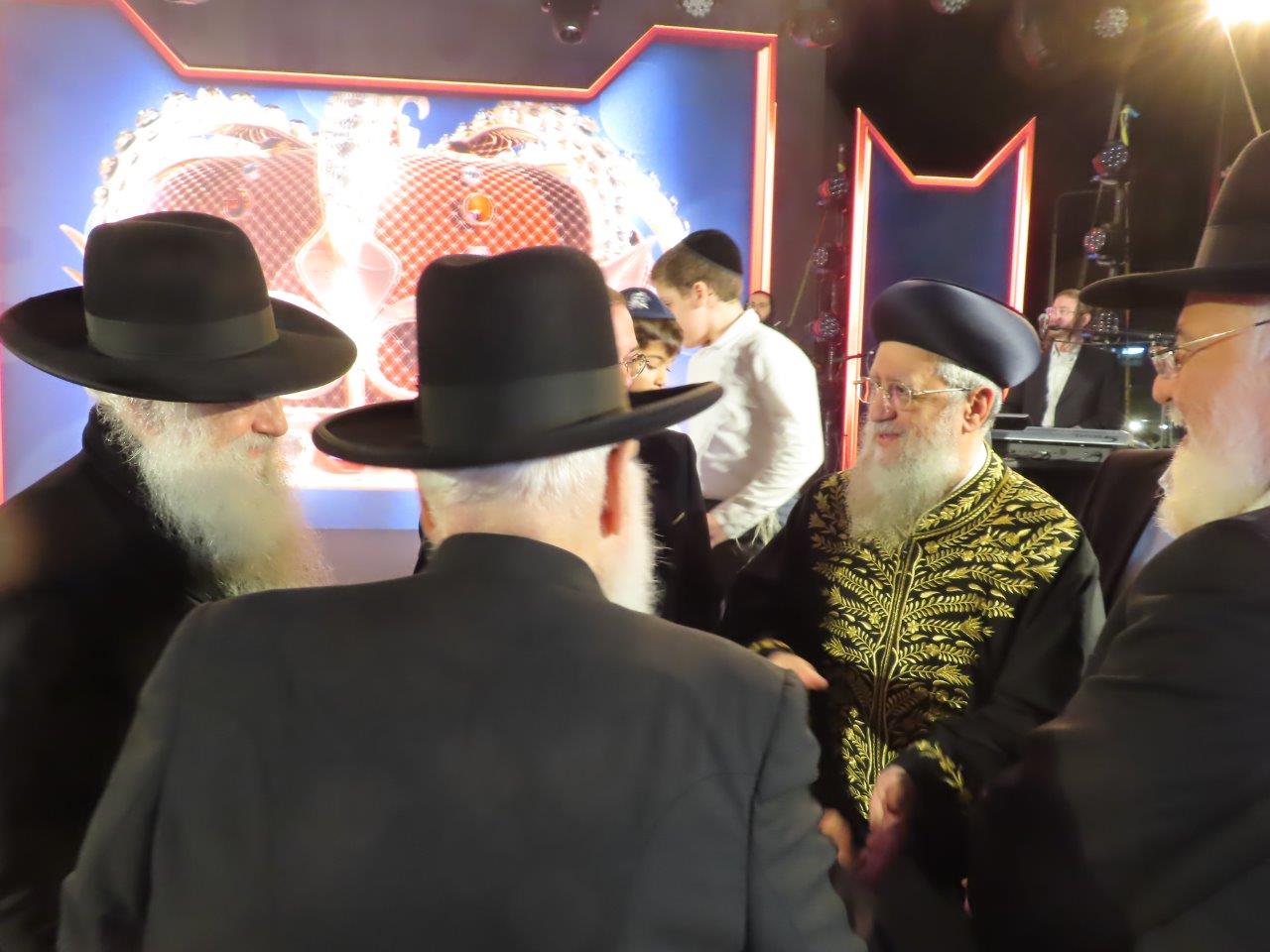 הראשל"צ הגר"ד יוסף בהדלקת המדורה בל"ג בעומר