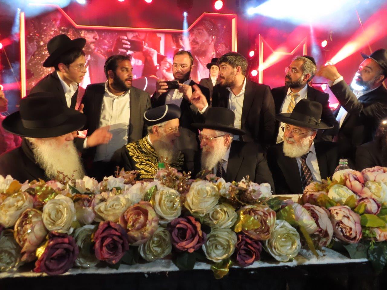 הראשל"צ הגר"ד יוסף בהדלקת המדורה בל"ג בעומר