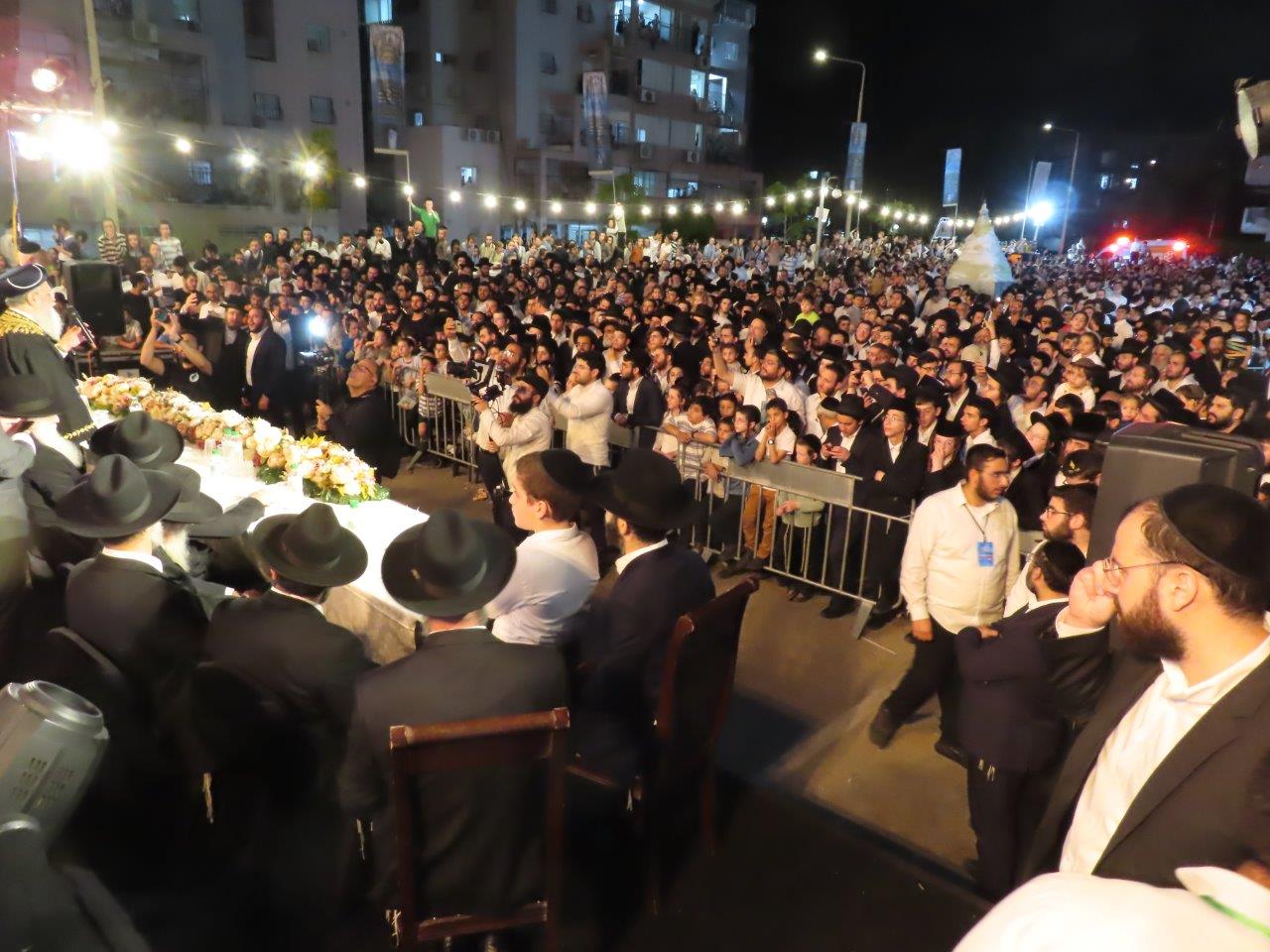 הראשל"צ הגר"ד יוסף בהדלקת המדורה בל"ג בעומר