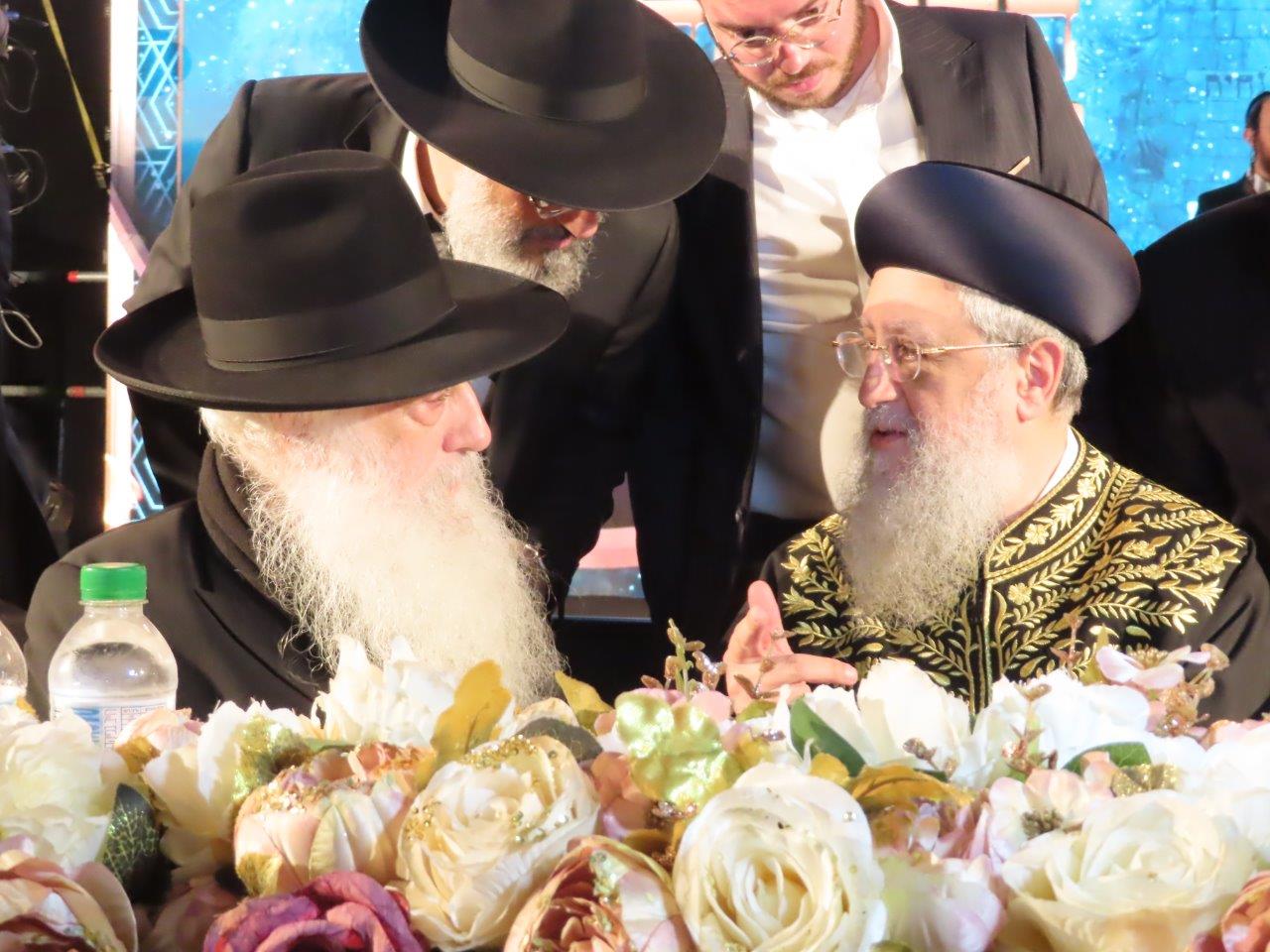 הראשל"צ הגר"ד יוסף בהדלקת המדורה בל"ג בעומר