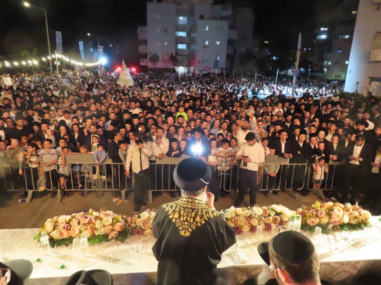 הראשל"צ הגר"ד יוסף בהדלקת המדורה בל"ג בעומר