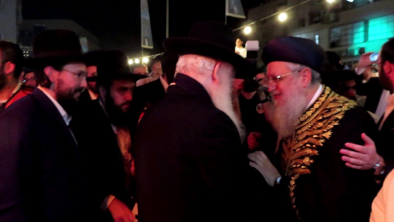 הראשל"צ הגר"ד יוסף בהדלקת המדורה בל"ג בעומר