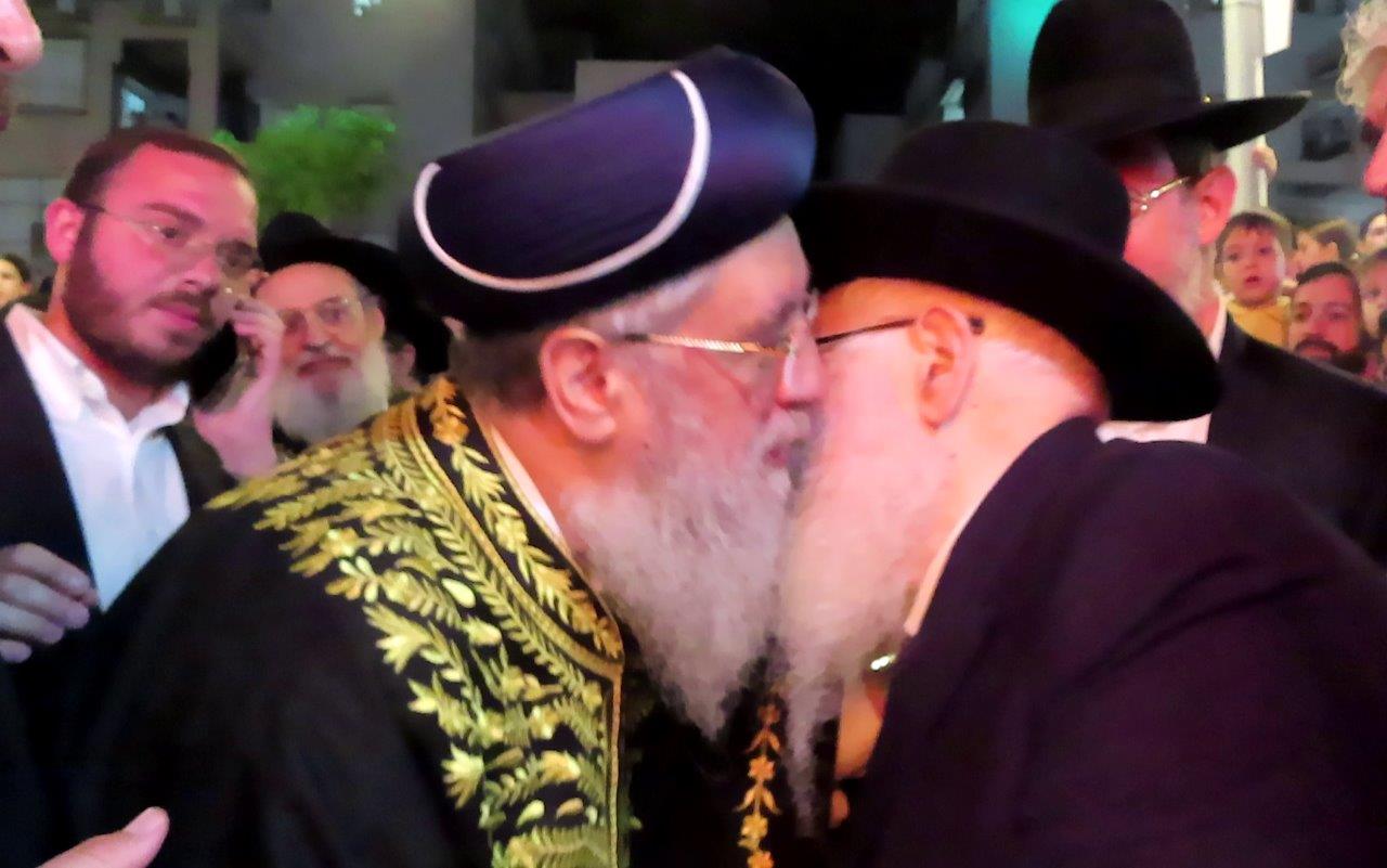 הראשל"צ הגר"ד יוסף בהדלקת המדורה בל"ג בעומר