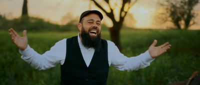 עדי טוויטו במחרוזת שירי שמחה מקפיצה