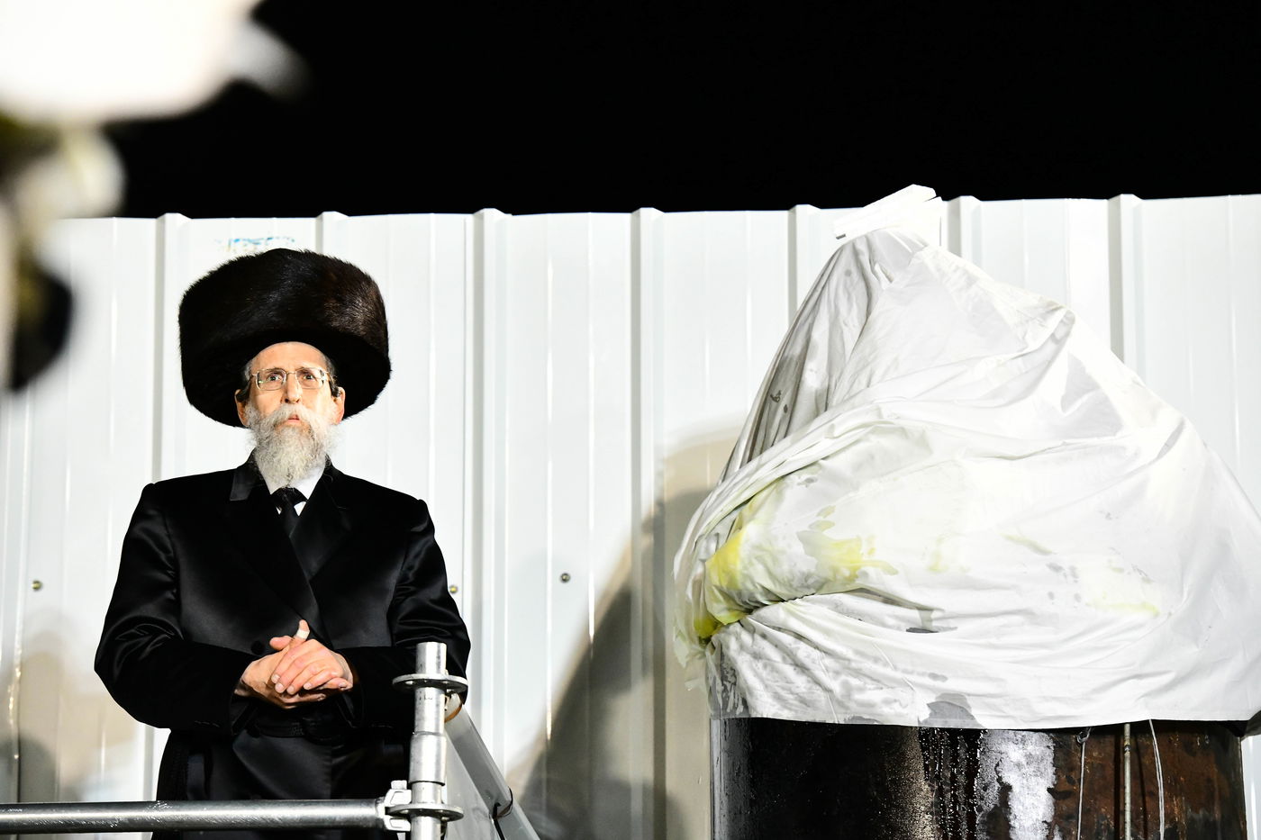 האדמו"ר מבאיאן בהדלקה ל"ג בעומר