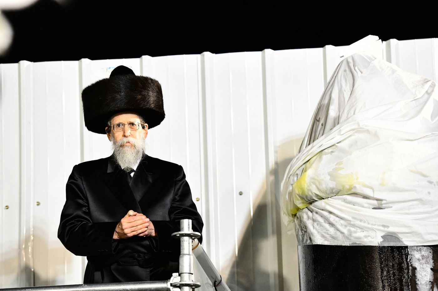 האדמו"ר מבאיאן בהדלקה ל"ג בעומר