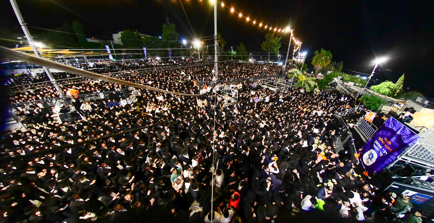 האדמו"ר מבאיאן בהדלקה ל"ג בעומר