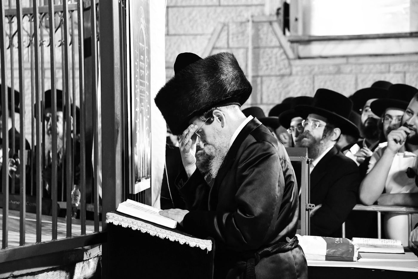 האדמו"ר מבאיאן בהדלקה ל"ג בעומר