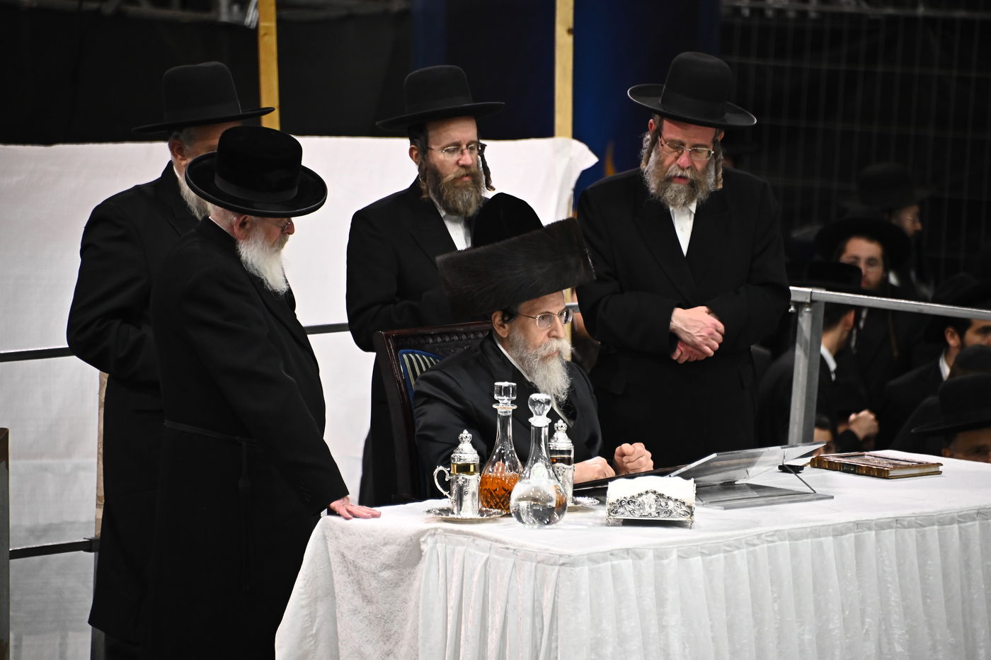 האדמו"ר מבאיאן בהדלקה ל"ג בעומר