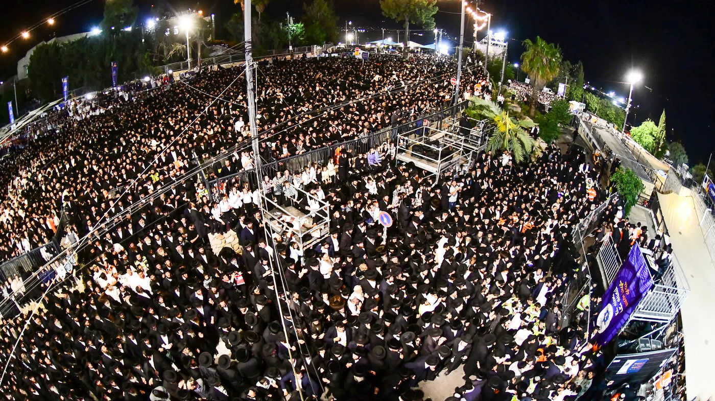 האדמו"ר מבאיאן בהדלקה ל"ג בעומר