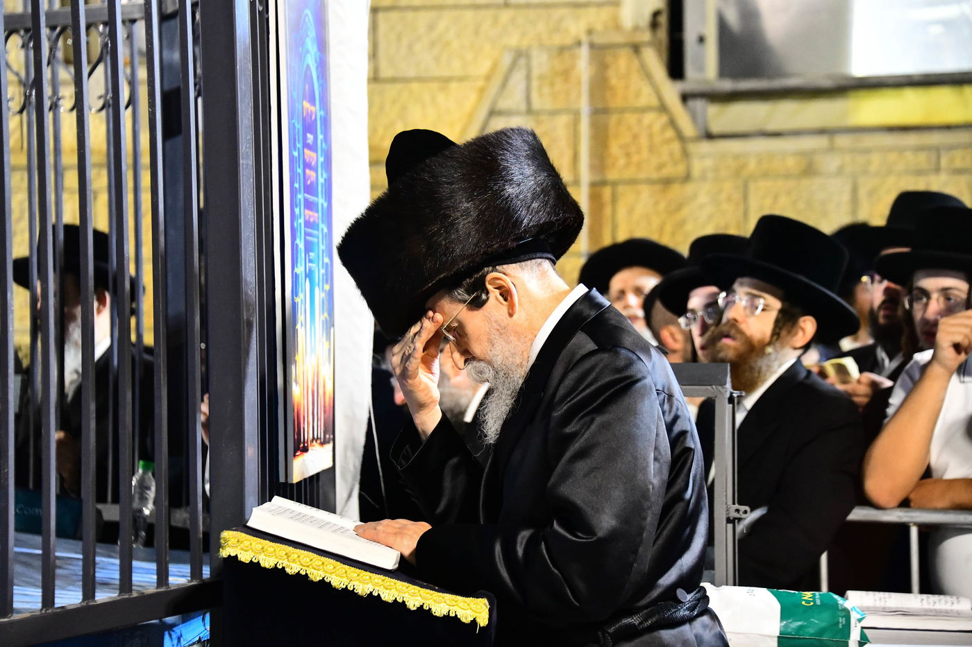 האדמו"ר מבאיאן בהדלקה ל"ג בעומר