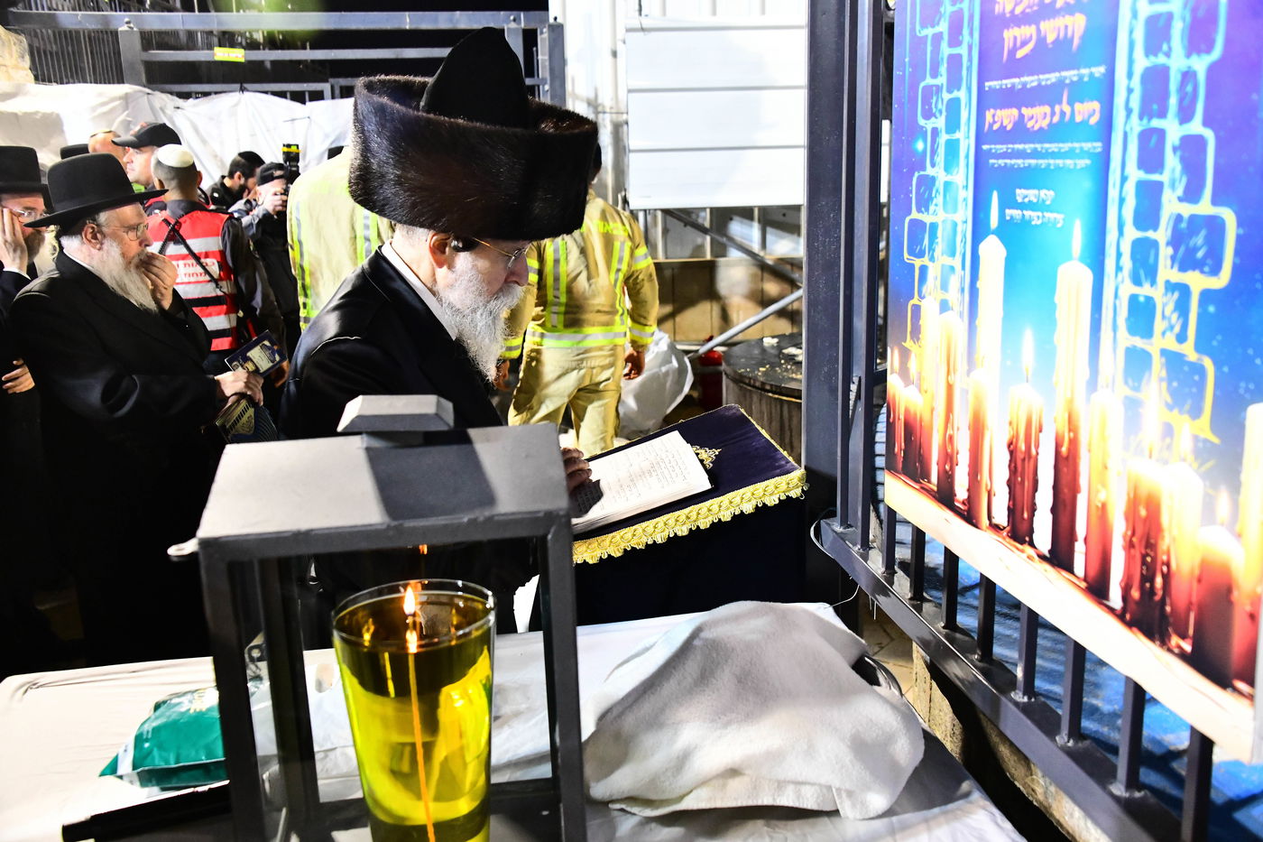 האדמו"ר מבאיאן בהדלקה ל"ג בעומר